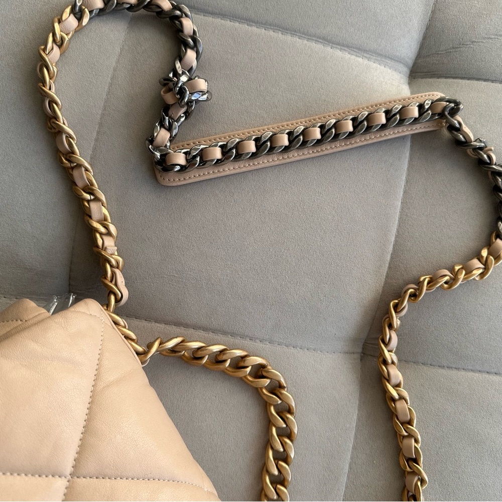Chanel quilted beige 19 medium - Picture 13 of 14